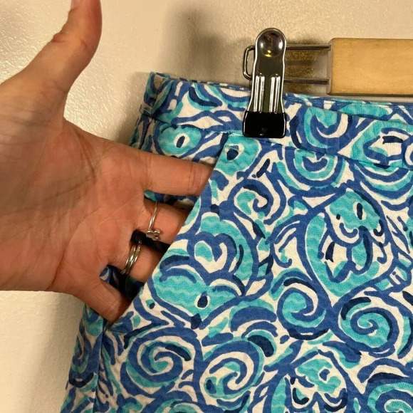Lilly Pulitzer Adie Shorts Size 6 Chasing Tails Print Fish Blue Preppy Vacation - Picture 4 of 9